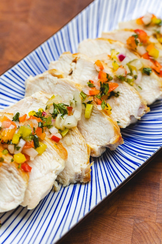 Pechuga de pollo asada con salsa de picadillo